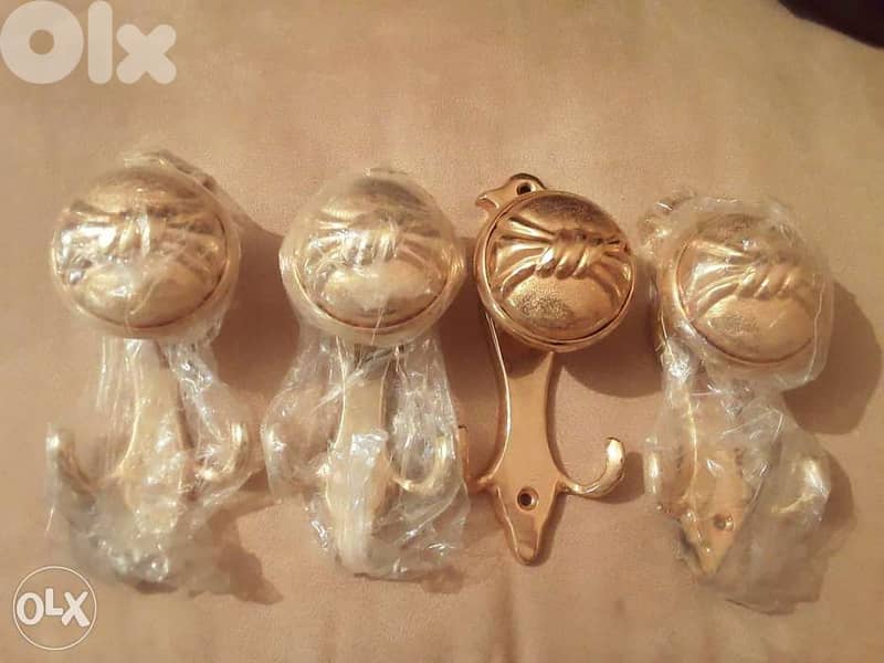 Golden Curtains hangers 0