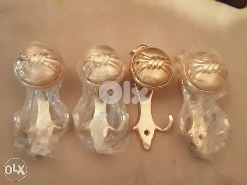 Golden Curtains hangers 1