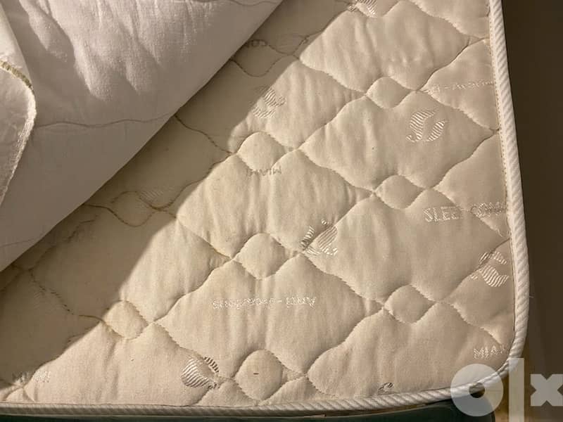 bed with Sleep Comfort mattress 1