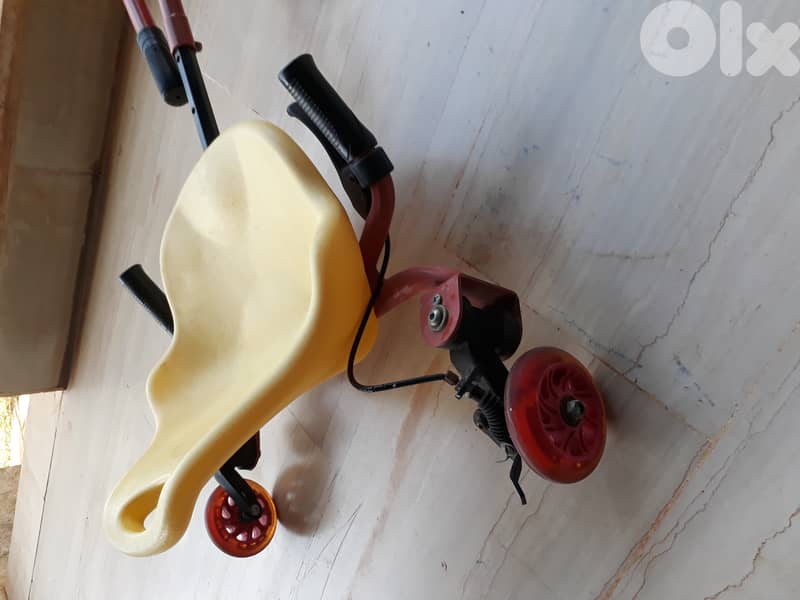 Wave roller . 3 wheels . rgb tires. 2