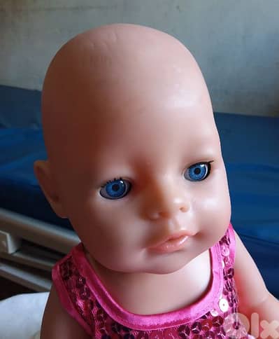 BABY BORN GIRL ZAPF BIG as new toy has a DRINK WET system=22$