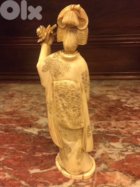 antique Meiji period Geisha statue signed 0