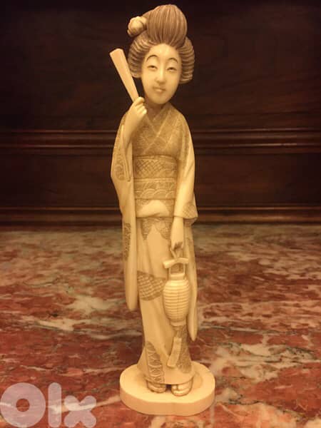antique Meiji period Geisha statue signed 2