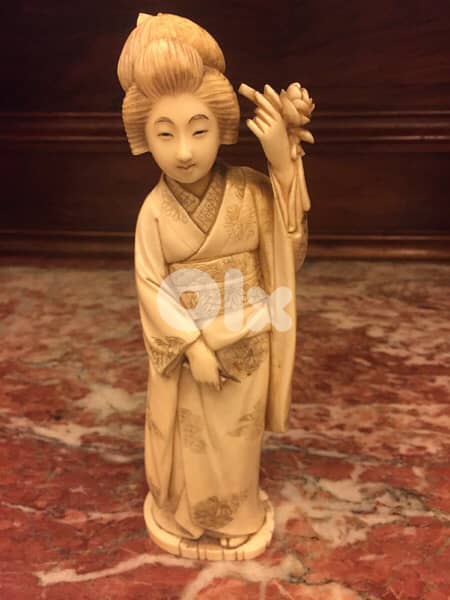 antique Meiji period Geisha statue signed 3