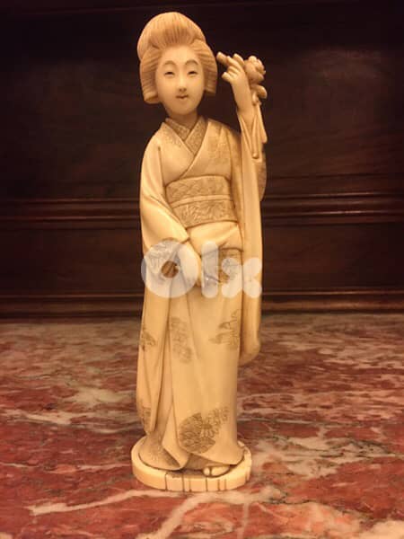 antique Meiji period Geisha statue signed 4