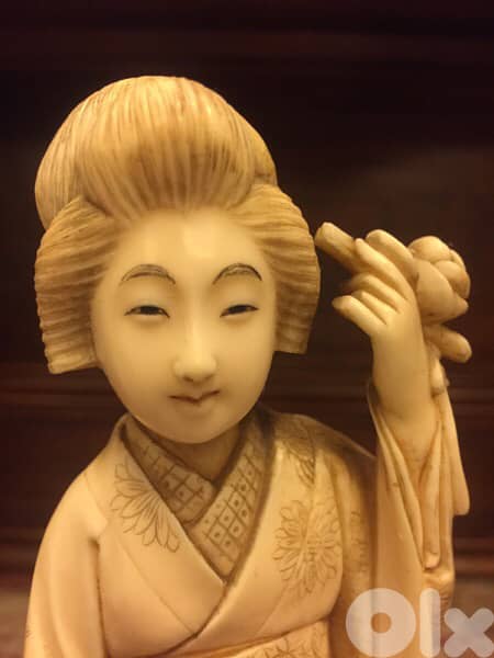 antique Meiji period Geisha statue signed 5