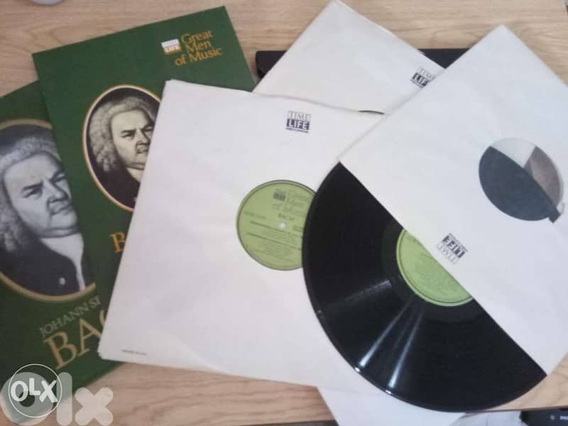 مجلدات لمجموعة إسطوانات Bach /Mozart/Bethoven 3