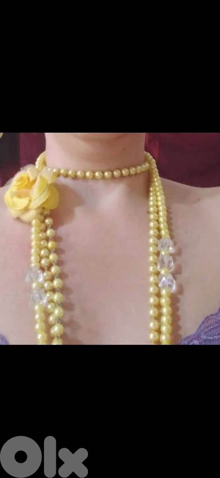 necklace long yellow colour with flower brooch and bracelet 3