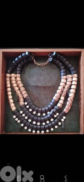 necklace gold and black metal vintage 3