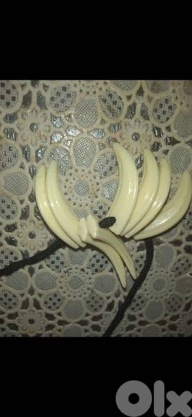 necklace for men tooth vegan 1