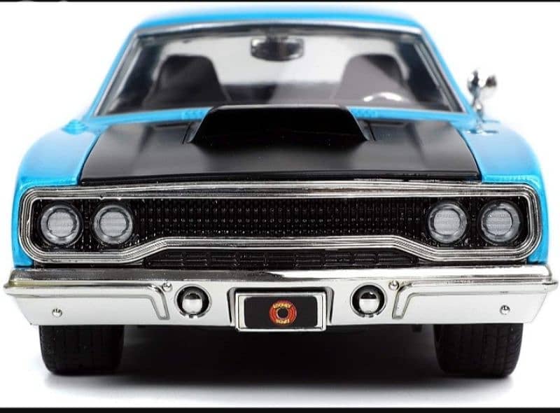 Plymouth Roadrunner (Wile,E Coyote) diecast car model 1:24 3