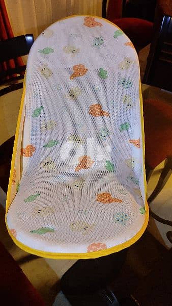 bathing chair 10$ /,كرسي للاستحمام 1