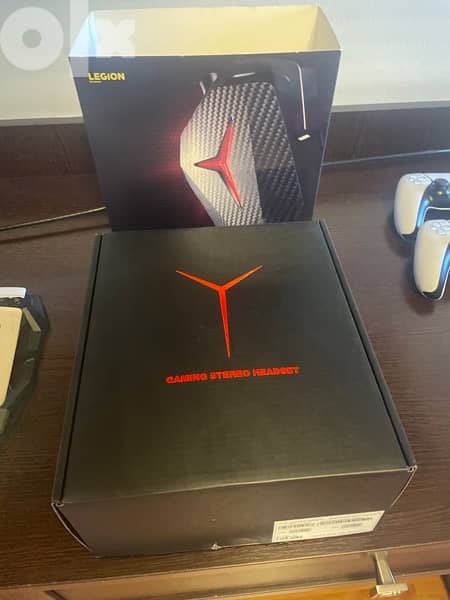 Roccat Skeltr Keyboard + Lenovo Legion Headset 3