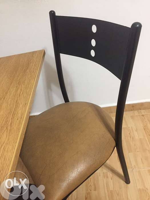 Table and 2 chairs. wood and metal. طاولة وكراسي 2