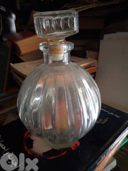 تشكيلة واسعة من القناني زجاج مشكل 6