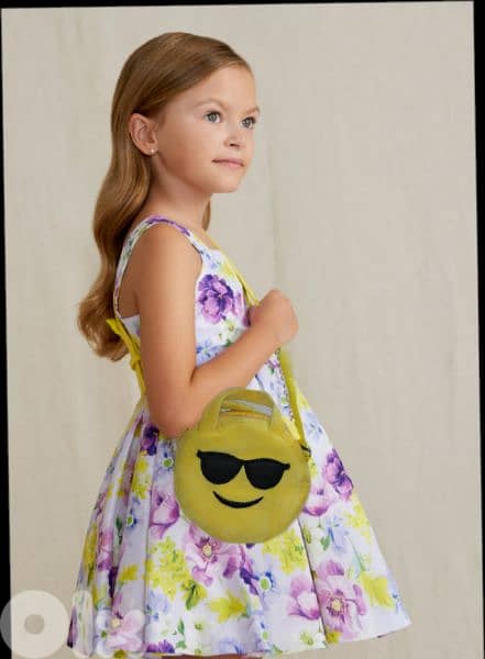 girl crossbag emoji 1
