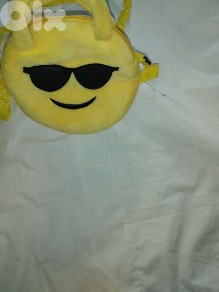 girl crossbag emoji 3