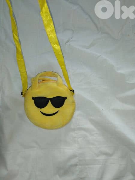 girl crossbag emoji 4