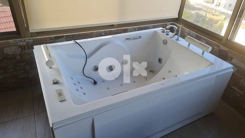 used jacuzzi like new 2