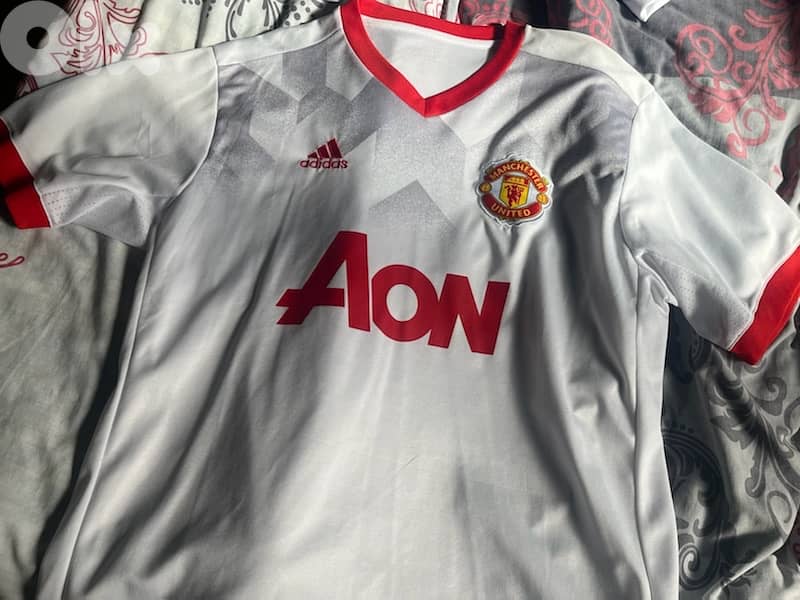 manchester united AON Training adidas jersey for 5 $ 0