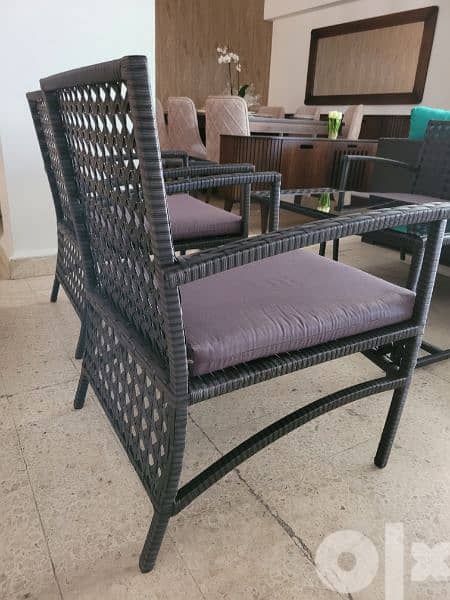 Set Resin with Cushions & Table 1