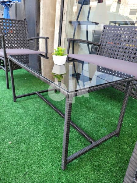 Set Resin with Cushions & Table 4