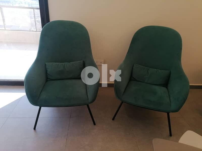 Arm chair Sofa with black metal legs 0