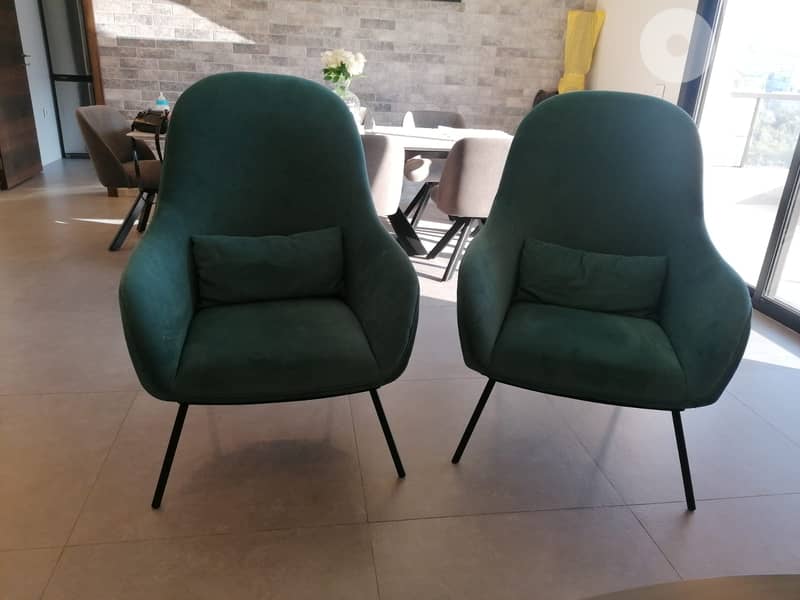 Arm chair Sofa with black metal legs 2