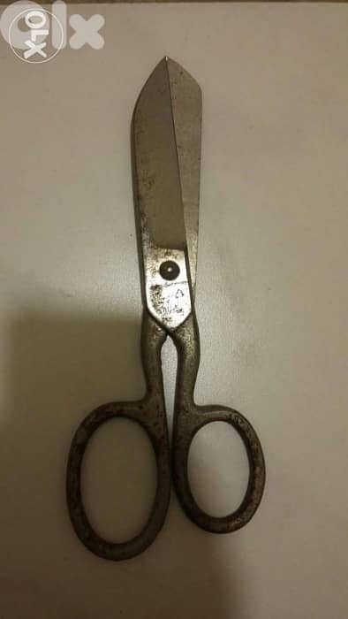 مقص قديم كتير 0