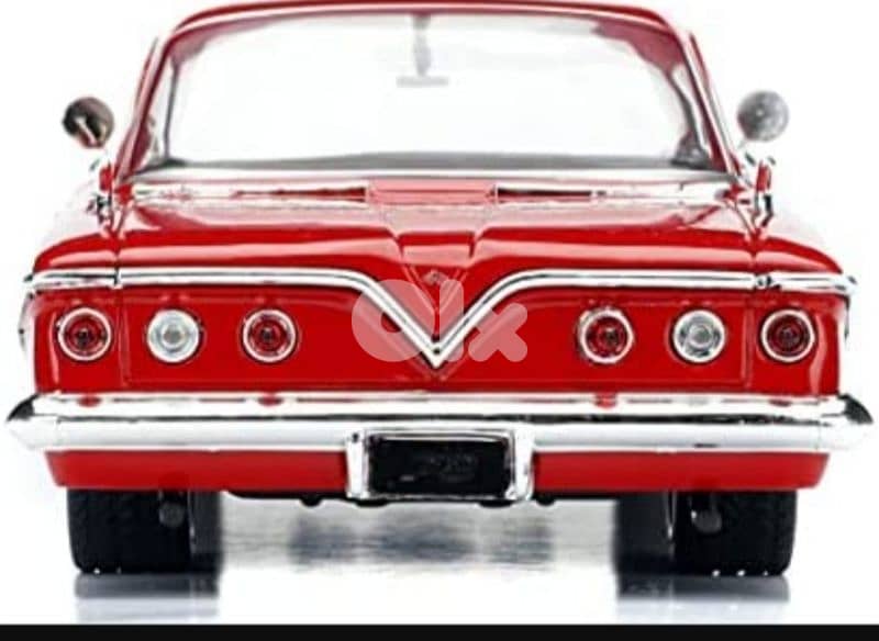 Chevrolet Impala (Fast & Furious 8) diecast car model 1:24. 6