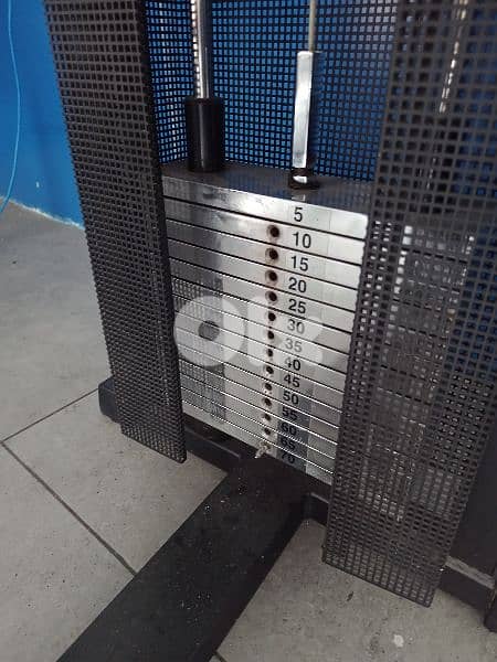 American Legs extention techno Gym  03027072جميع المعدات الرياضية د 1