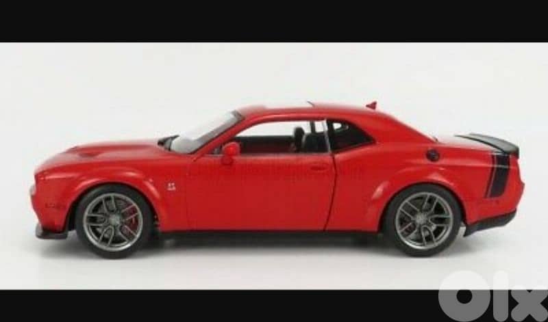 Dodge Challenger R/T Scat Pack Widebody (2020) diecast car model 1;18. 3