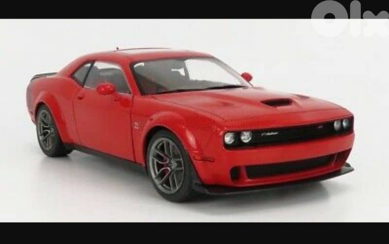 Dodge Challenger R/T Scat Pack Widebody (2020) diecast car model 1;18. 4