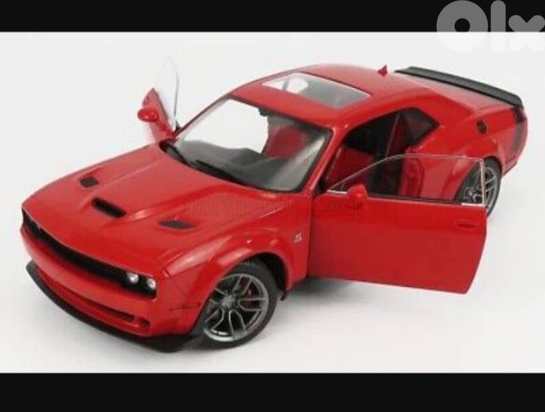 Dodge Challenger R/T Scat Pack Widebody (2020) diecast car model 1;18. 6