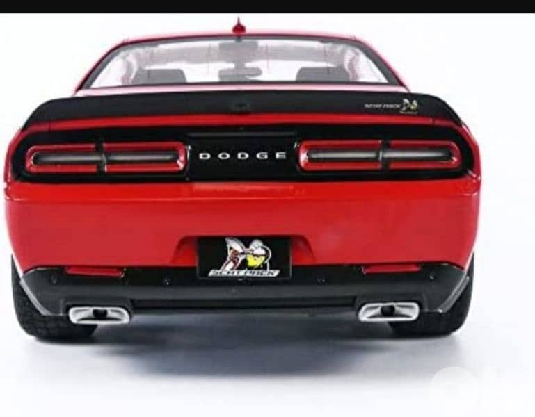Dodge Challenger R/T Scat Pack Widebody (2020) diecast car model 1;18. 8