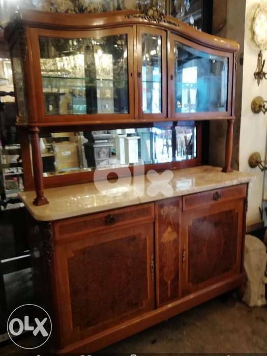 سعر ولا أروع سفرة انجليزية اصلية قديمة طاولة بتكبر ١٠ كراسي مع فيترين 2