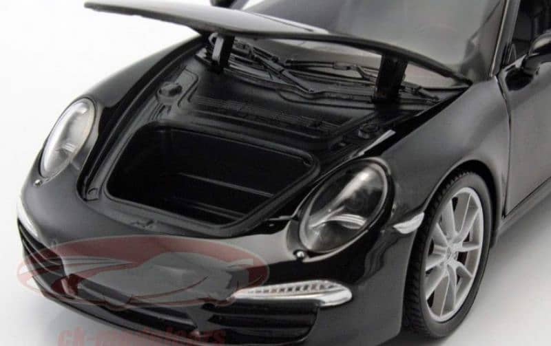 Porsche 911 Carrera S (2013) diecast car model 1:24 7
