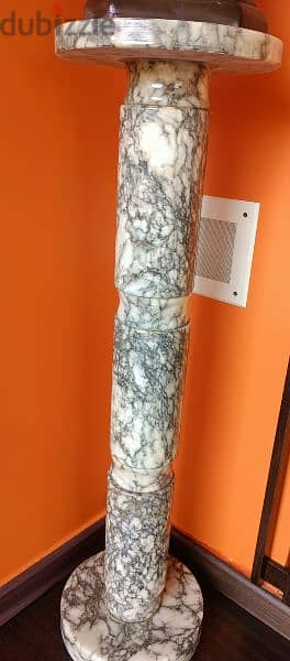 60$ stand  رخام  60 years old 0