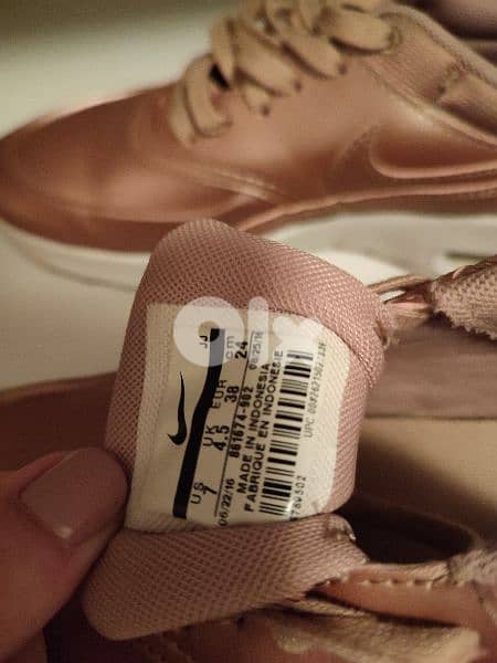 nike shoes for women, 38 EUR size, 7US size (a bit smaller). 3
