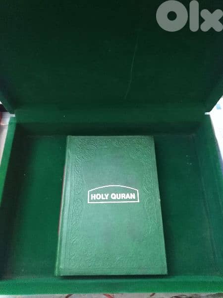 Holy Quran in Handmade Wood Box & Velvet 1
