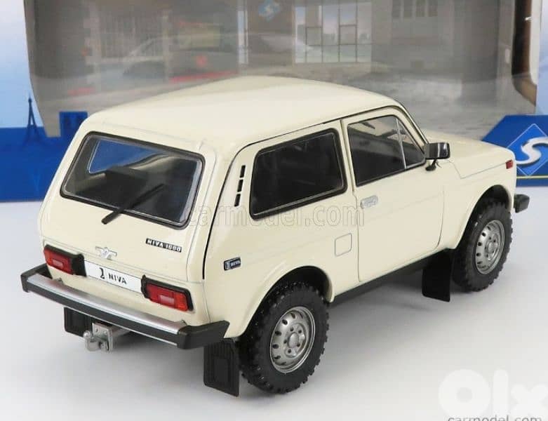 Lada Niva ('80) diecast car model 1;18. 4