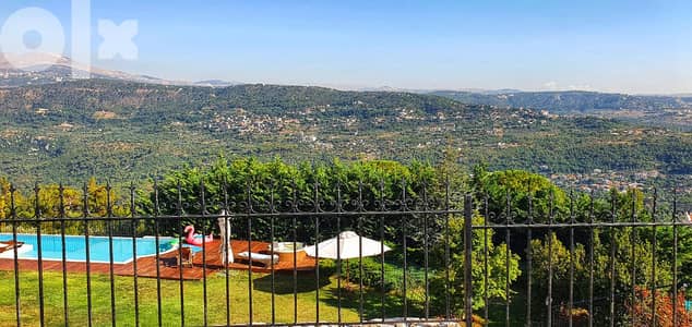 Catchy land in Baabdat Maten - Villa