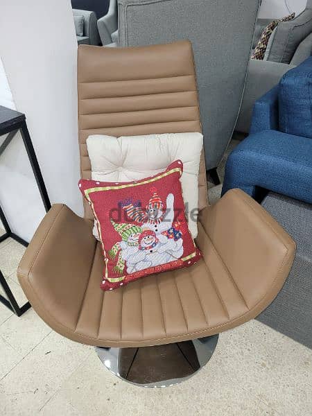 Leather Chair with Mobile Basement 1