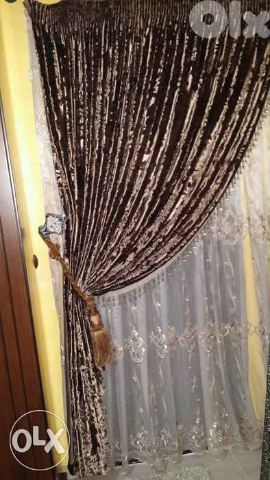 4 ستائر قماش ممتاز 2 لون ذهبي بردايه 2 لون بني 3