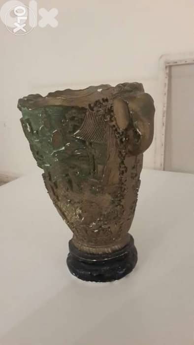 Decorative vase 0