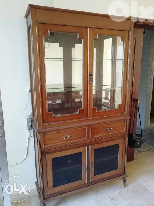 فيترين سفرة او صالون ريجنسي الانتيك خشب جوز شغل مميز سعر لقطة 1