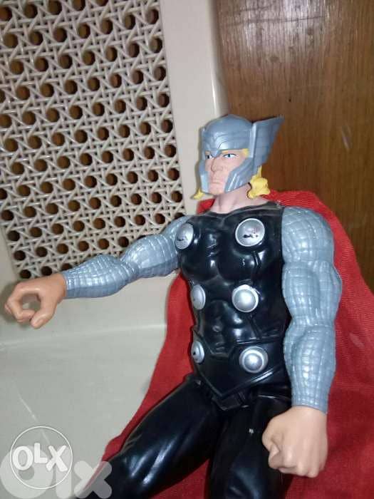 THOR MARVEL LEGEND ACTION Figure Hasbro like new Warrior Man doll=15$ 3