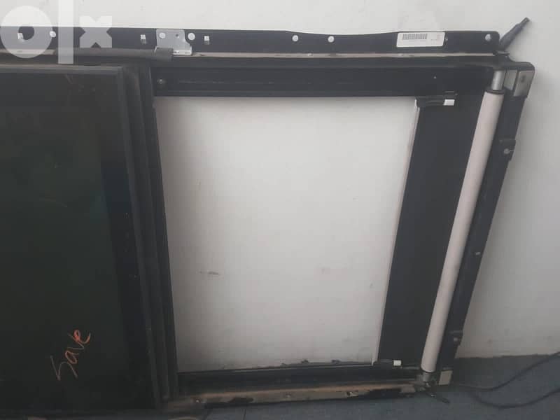 سقف بانوراميك غراند شيروكي ٢٠١١ غير مستعمل ليميتد اديشن 2