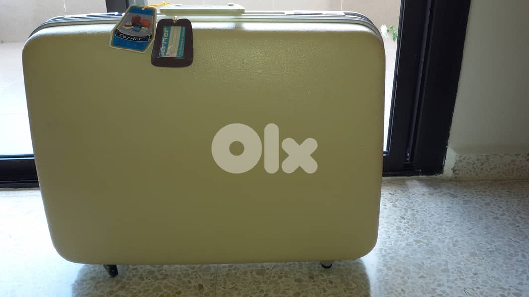 CARRIER Travel Suitcase 2