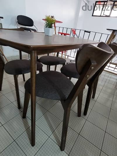 kitchen Table + 4 Chairs